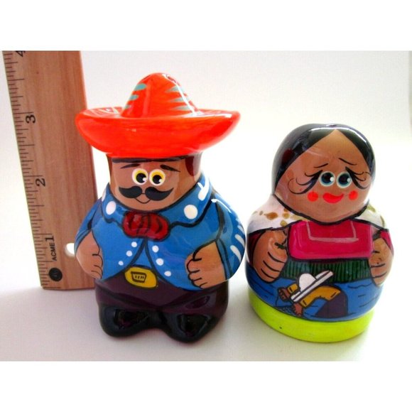 Mexican Hand Painted Talavera Pottery - Salt and Pepper Shakers Folk Couple - Picture 9 of 12